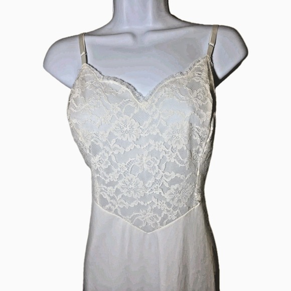Vanity Fair Other - Vtg 1960s Vanity Fair Tricot Nylon Lace Bodice White Slip Dress LARGE Size 38